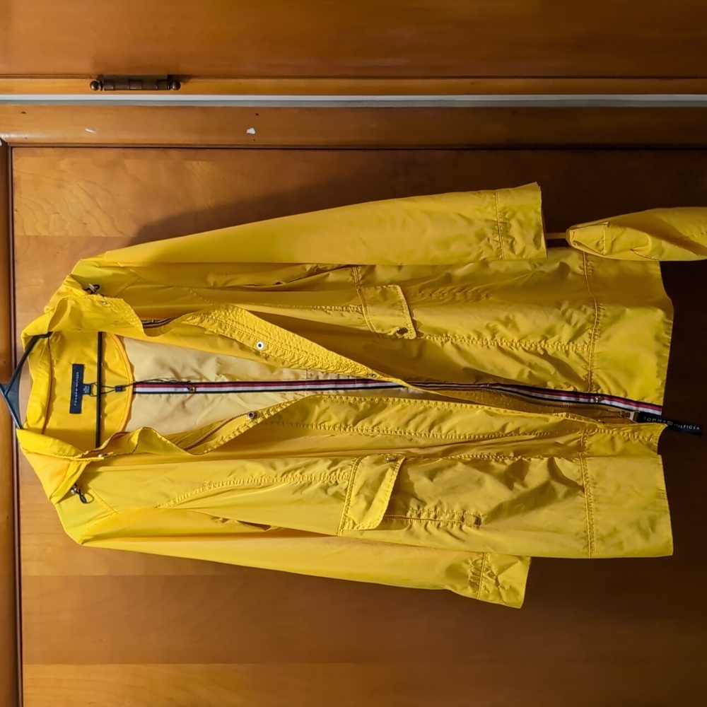 Tommy Hilfiger Wind Breaker/Raincoat  Size XL